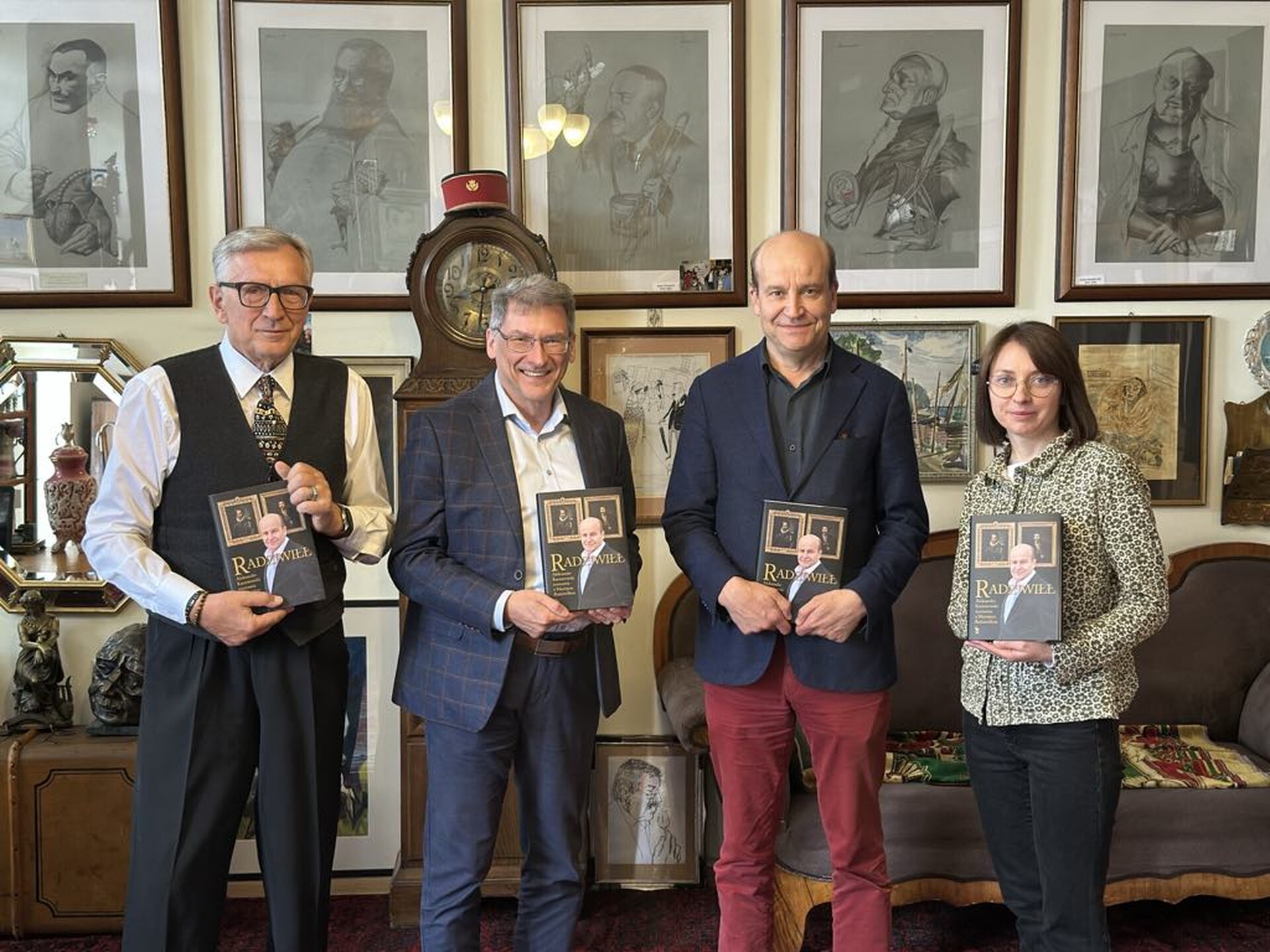 Na zdjęciu od lewej: Wiesław Uchański, Aleksander Kaczorowski, Maciej Radziwiłł, Magdalena Partyka.
